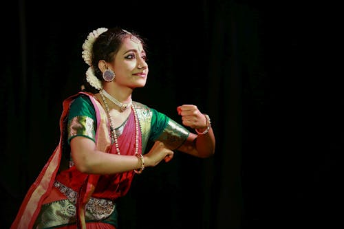 Learn Traditional Dance at THE PLACE - Bharatnatyam Classes in Dombivli and Kalyan, near Palava