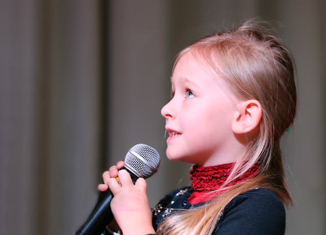 Join the Best Singing Classes in Kalyan - The Place Awaits