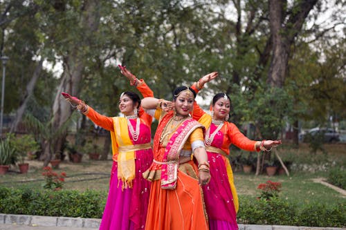 Master Your Moves with Online Classical Dance Classes